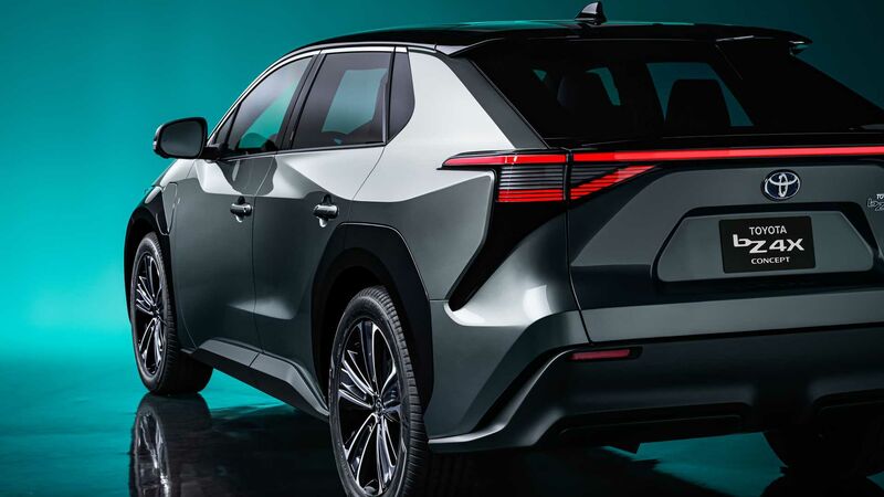 toyota-bz4x-concept-rear-side-angle.thumb.jpg.9f6f39a36c95cacacd93bfcfff230692.jpg