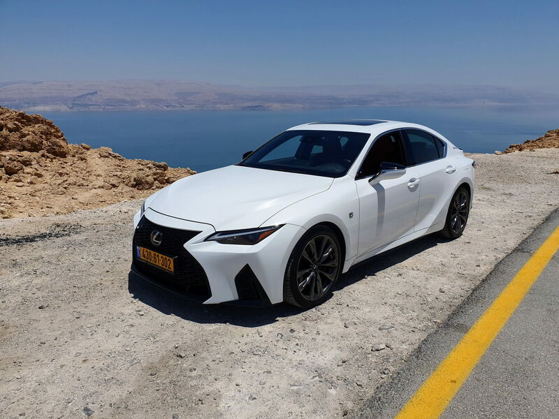 לקסוס-IS-1.jpg