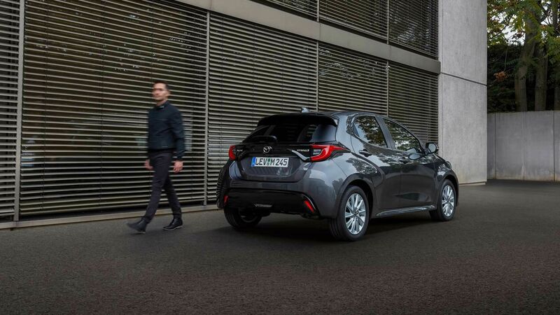 108458393_2022-mazda2(2).thumb.jpg.9ad3a4fe6bedb3a58817a98b35d52915.jpg