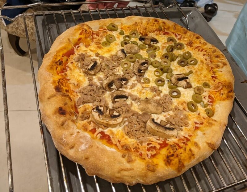 PIIZZA.thumb.jpg.052006345df53fae9c5effd01b4f2584.jpg