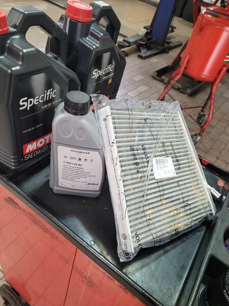 oil-filter.thumb.jpg.c2f23580f5498d9a16cb482d4b737cd3.jpg