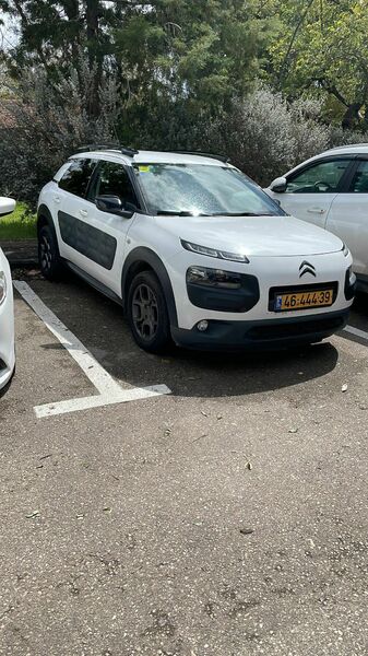 car1.jpg