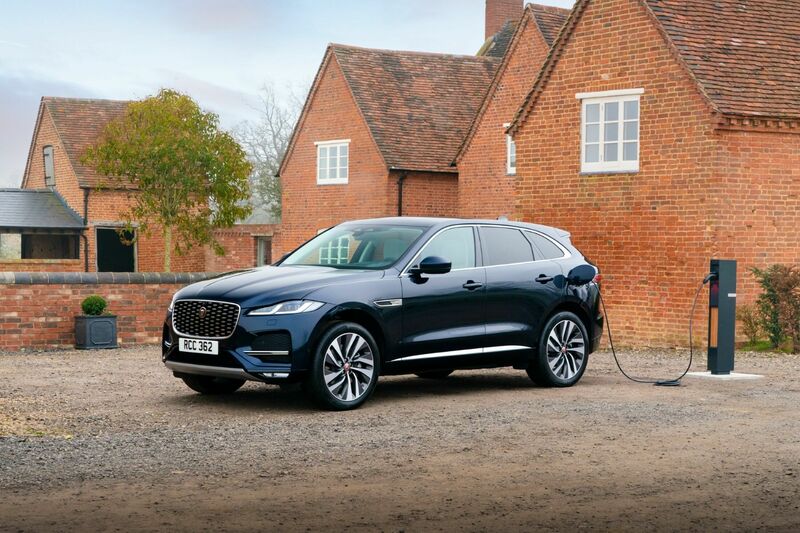 יגואר_F-PACE_PHEV_צילום יחצ חול (4).jpg