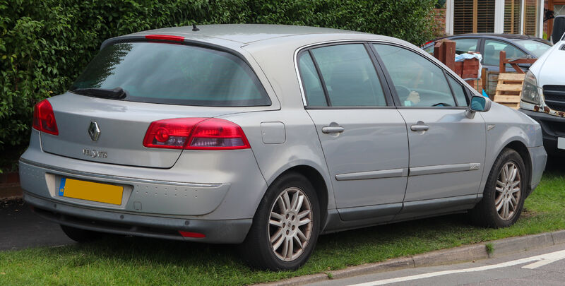 2002_Renault_Vel_Satis_Privilege_DCi_2.2_Rear.thumb.jpg.bc167d756ac0424d8a7de2ef2bda7872.jpg