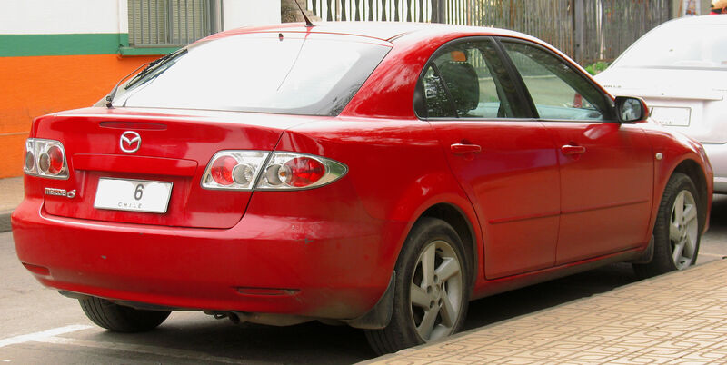 Mazda_6_2.0_Sport_2004_(14808018477)_(cropped).jpg