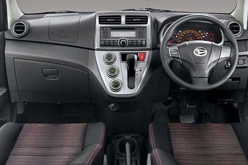 daihatsu-sirion-dashboard-view-277865.thumb.jpg.01b25d6dfc81fd15c1ef6a98478bd71e.jpg