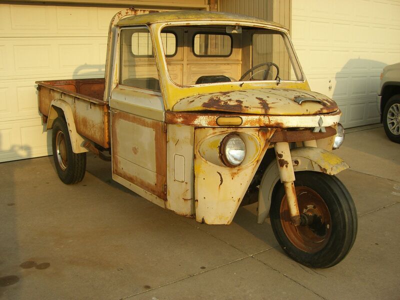 heres-an-old-mitsubishi-three-wheeler-to-go-with-the-trend_2.thumb.jpg.97a7d3085e94580d6f326f31339eefe9.jpg