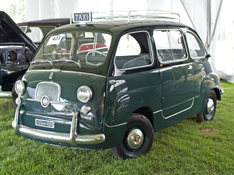 1960 Fiat Multipla taxi Roma.jpg