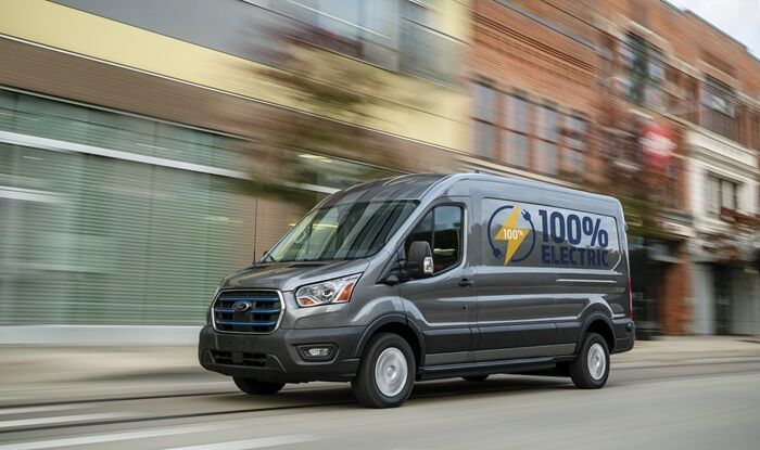 E-Transit1.jpg.12ce43a9414fbbeffa00751cb602b04c.jpg