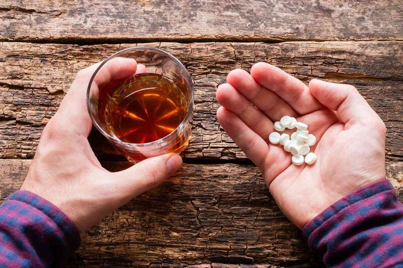 MedicationsNotMixAlcohol-be75c06a558f4295b18b02226bccb1c5.jpg