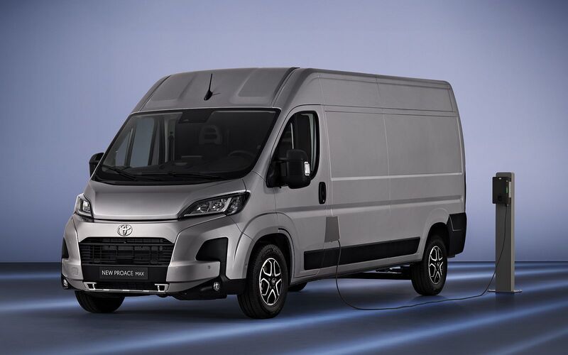 Proace-Max-intro-01.jpg