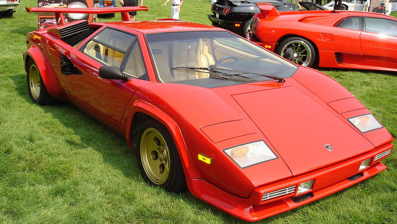 1200px-Countachgold.thumb.jpg.f693044d1a95c1ad688967ff8cd4b3dc.jpg