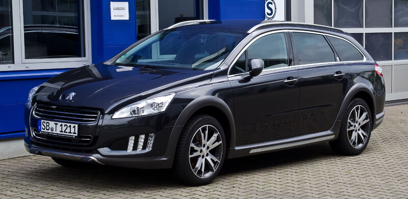 Peugeot_508_RXH_HYbrid4_–_Frontansicht,_15._Juli_2012,_Düsseldorf.jpg