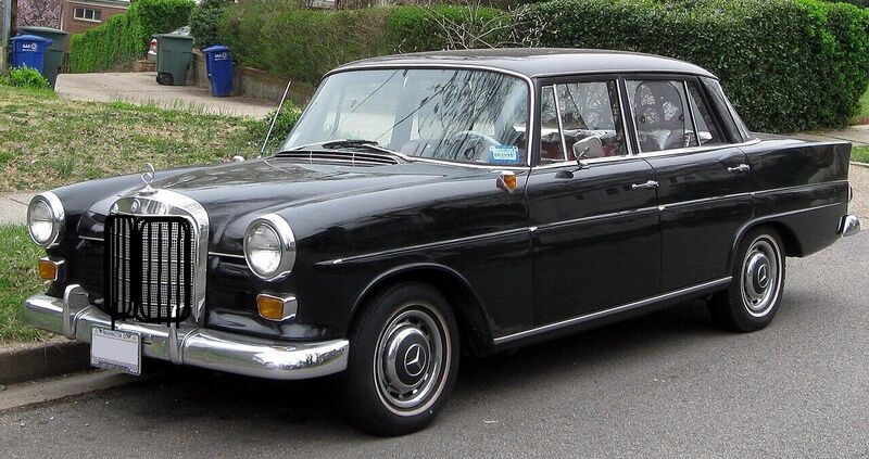 1965_Mercedes-Benz_190_D_sedan_--_03-16-2012.JPG