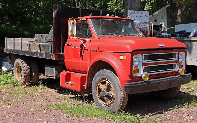 2560px-1971_Chevrolet_C50_dump_truck_Roxbury_NY.thumb.jpg.568235d1632e73e886b092a0aec57bc3.jpg