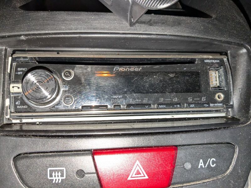 RADIO.jpg