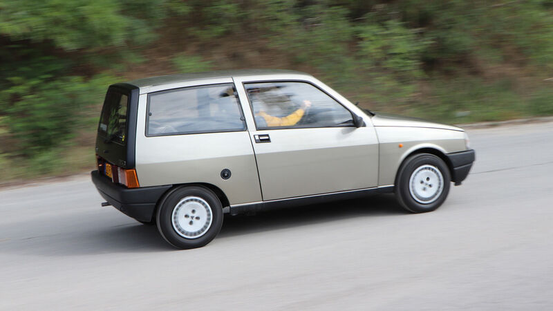 autobianchi-y10-na-sprzedaz-27.thumb.jpg.4bec835a3f33513b6c6fcfda76e372b3.jpg